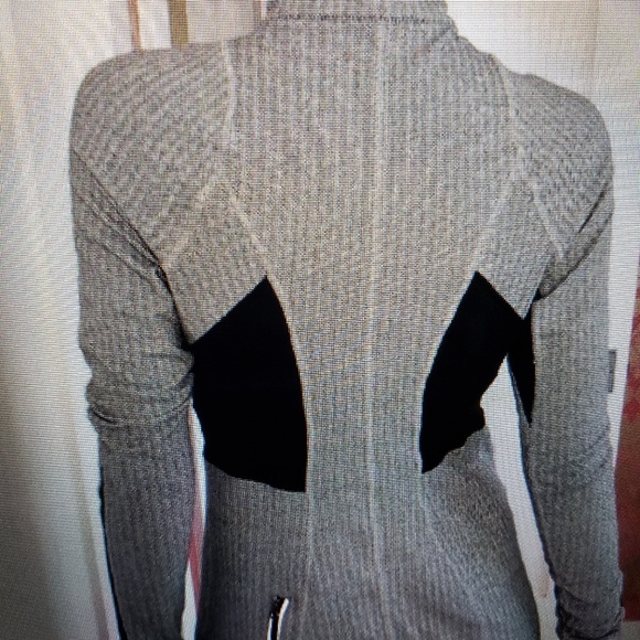 Lululemon pullover - Picture 2 of 6